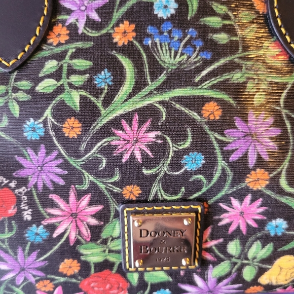 Dooney & Bourke Classic Satchel Black Floral Coated Fabric ~ NWT ~ Stunning! - Picture 6 of 16